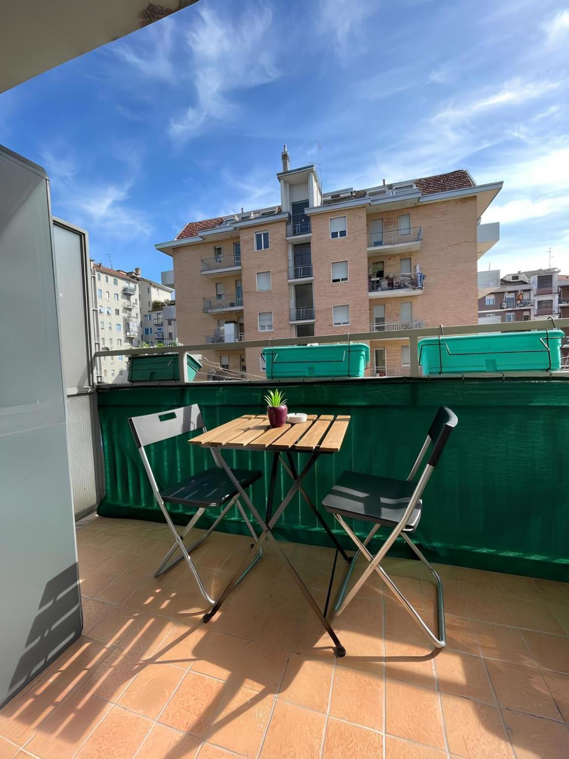 Gardone Apartment - Ampio Appartamento Con 2 Camere Da Letto - Comodo Per Duomo! Milano Eksteriør bilde