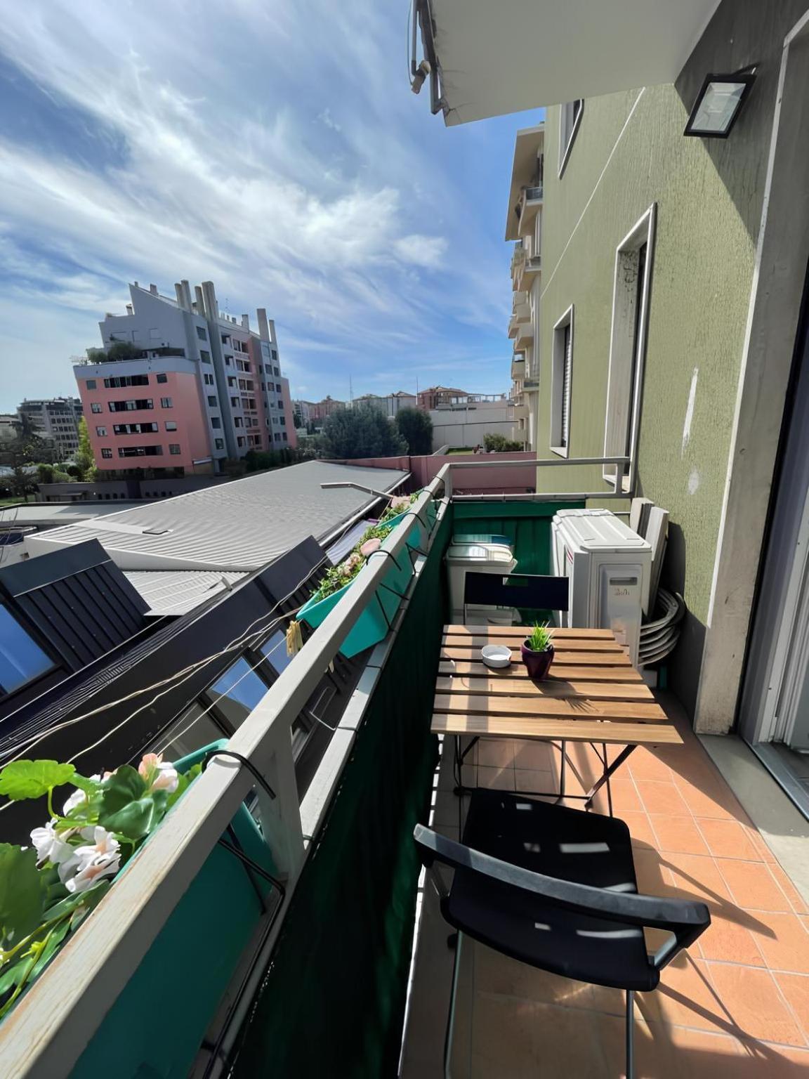 Gardone Apartment - Ampio Appartamento Con 2 Camere Da Letto - Comodo Per Duomo! Milano Eksteriør bilde