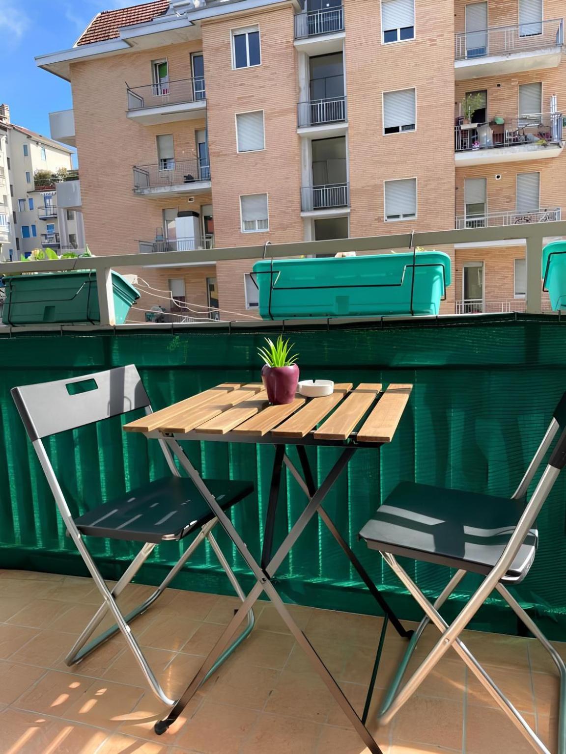 Gardone Apartment - Ampio Appartamento Con 2 Camere Da Letto - Comodo Per Duomo! Milano Eksteriør bilde