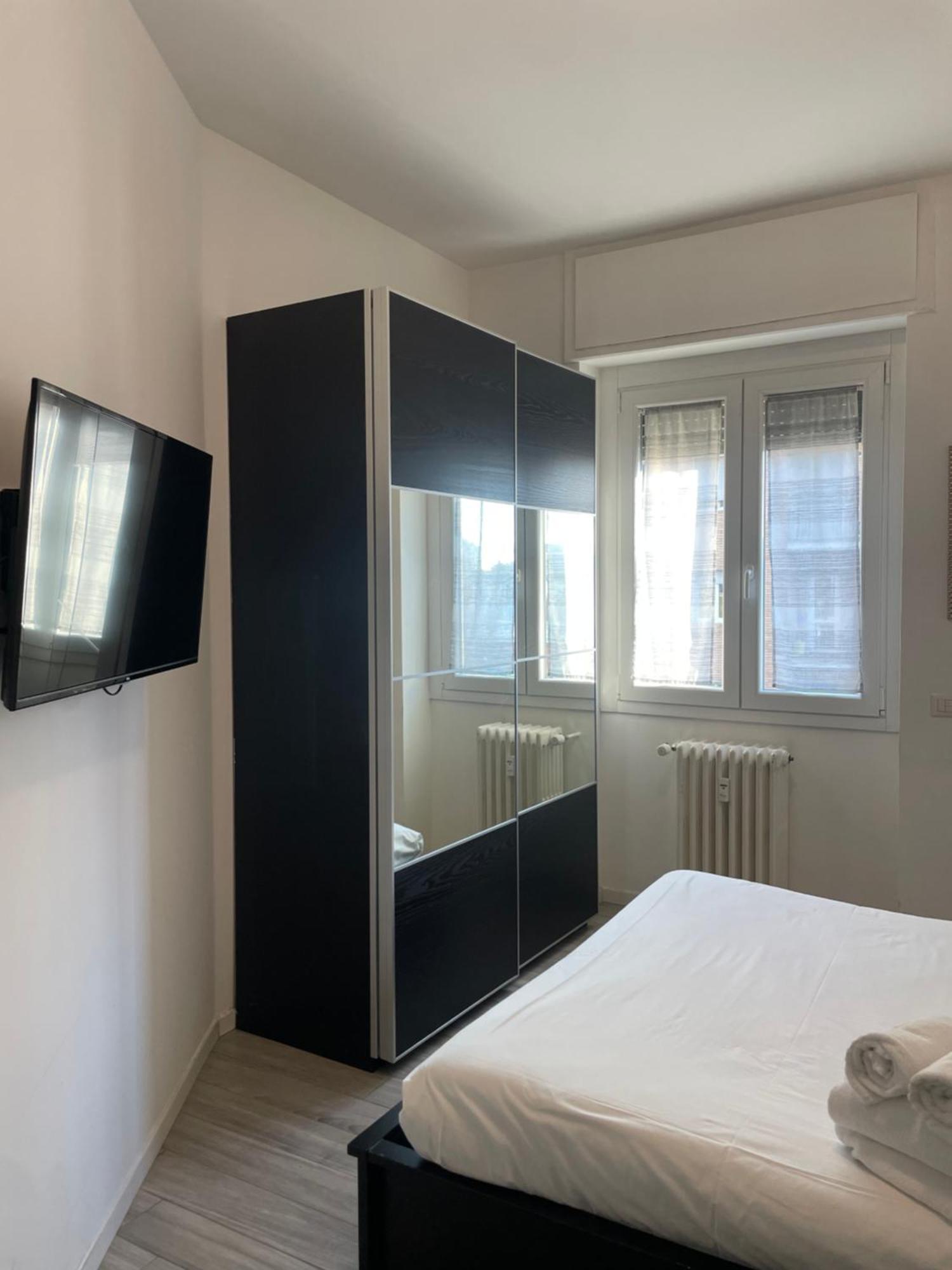 Gardone Apartment - Ampio Appartamento Con 2 Camere Da Letto - Comodo Per Duomo! Milano Eksteriør bilde