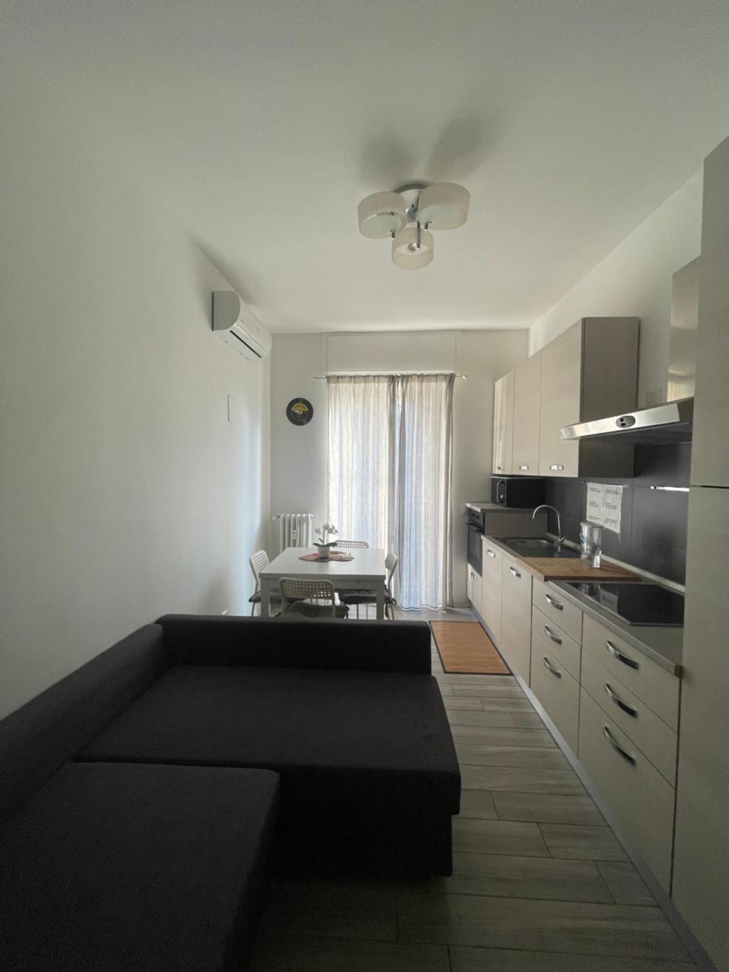 Gardone Apartment - Ampio Appartamento Con 2 Camere Da Letto - Comodo Per Duomo! Milano Eksteriør bilde