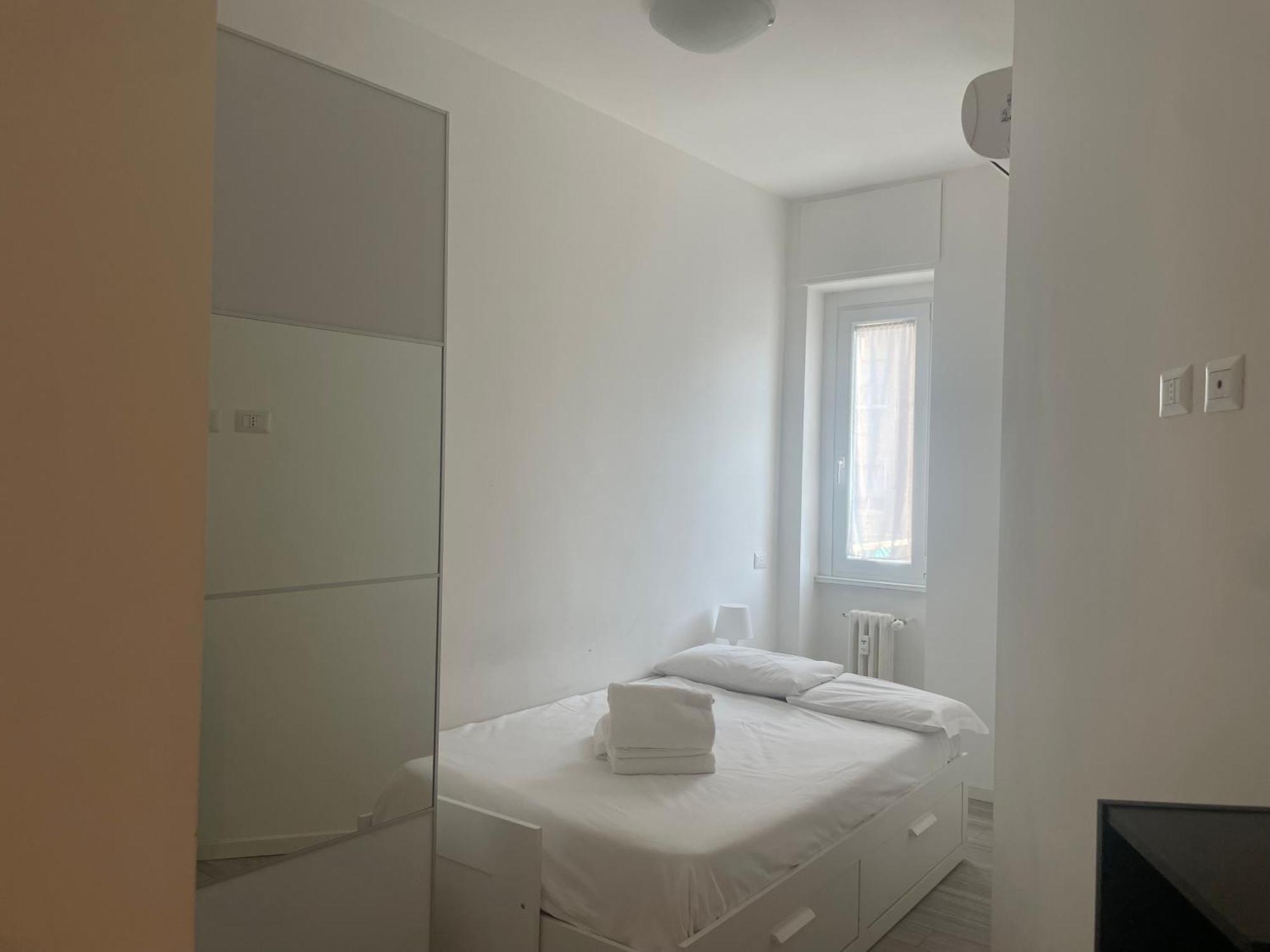 Gardone Apartment - Ampio Appartamento Con 2 Camere Da Letto - Comodo Per Duomo! Milano Eksteriør bilde