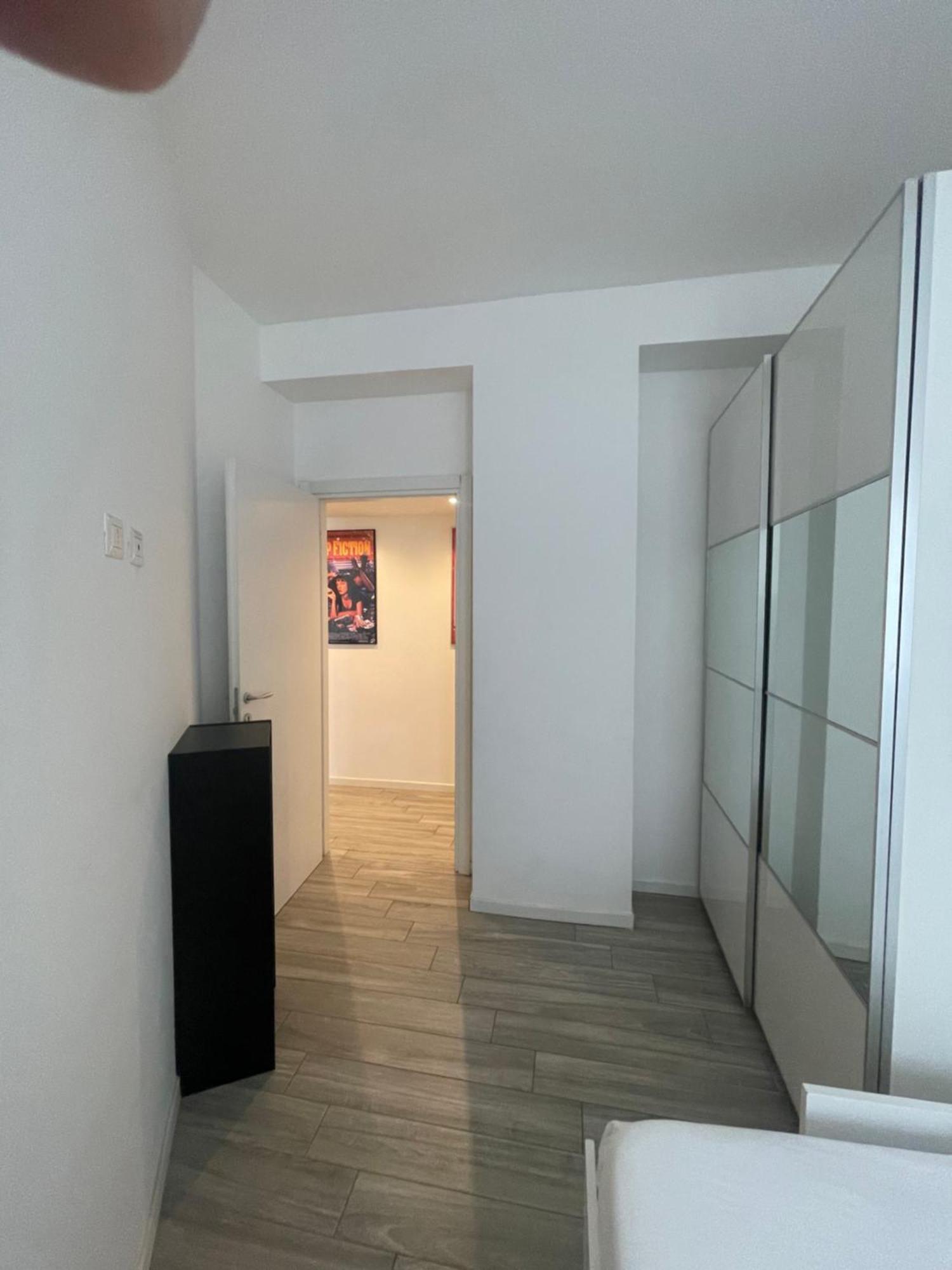 Gardone Apartment - Ampio Appartamento Con 2 Camere Da Letto - Comodo Per Duomo! Milano Eksteriør bilde
